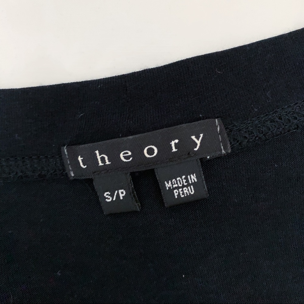 Theory: Pima Cotton top, Silk Sleeve details - Picture 7 of 8